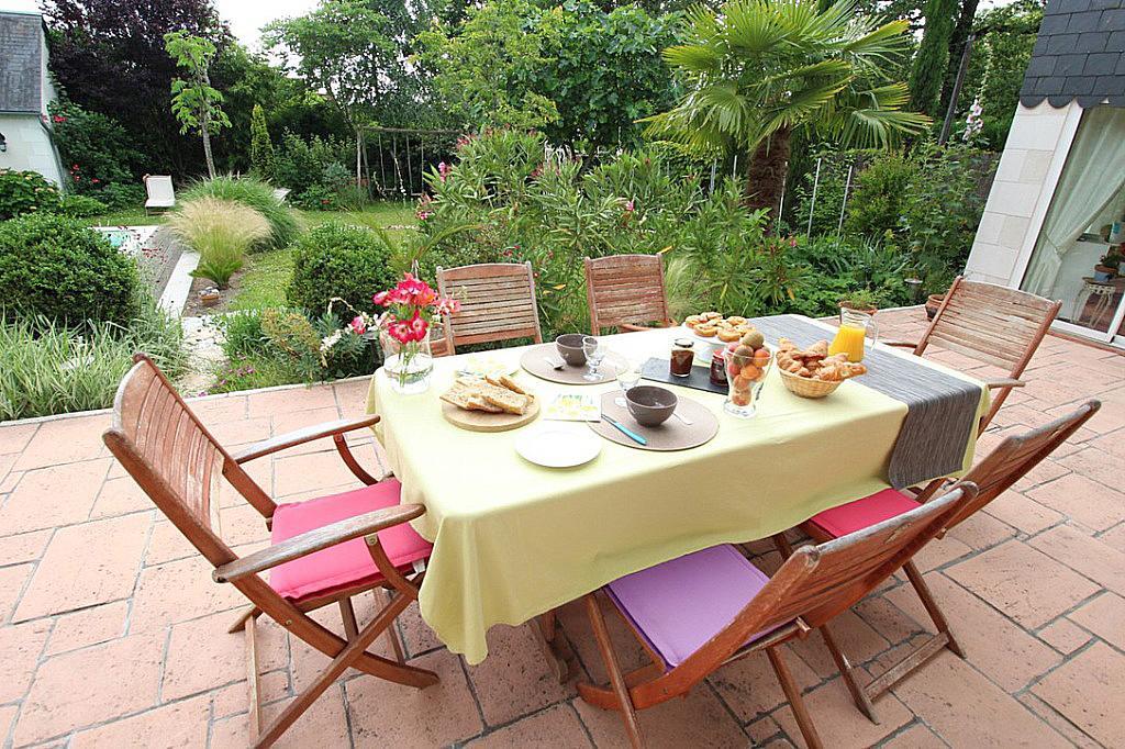 Bed and Breakfast Logis Du Lievre D'Or Монбазон Екстер'єр фото