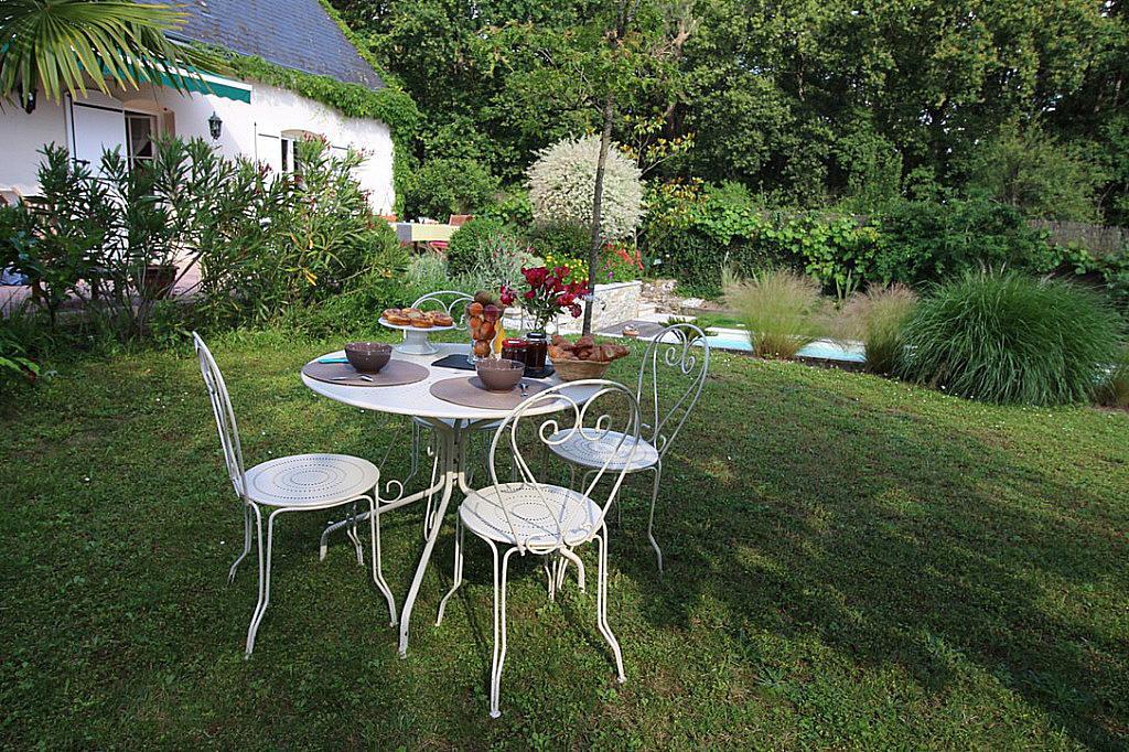 Bed and Breakfast Logis Du Lievre D'Or Монбазон Екстер'єр фото
