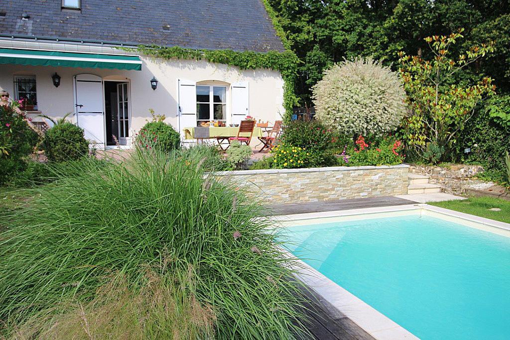 Bed and Breakfast Logis Du Lievre D'Or Монбазон Екстер'єр фото