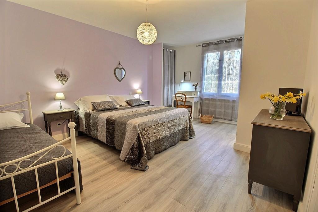 Bed and Breakfast Logis Du Lievre D'Or Монбазон Екстер'єр фото