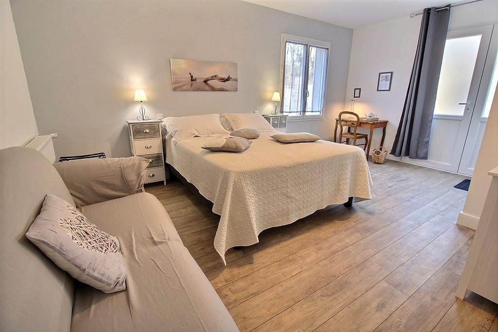 Bed and Breakfast Logis Du Lievre D'Or Монбазон Екстер'єр фото